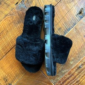 UGG SLIPPERS SANDALS SIZE 10